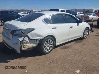 2018 Nissan Altima SV with VIN 1N4AL3AP4JC290385, listed as a IAAI auction lot 41697803 with 165,475 mi miles and . Bid and sale history available at carsss.com. Image 4.