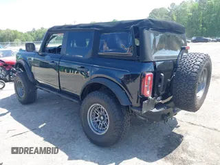 2021 Ford Bronco с VIN 1FMDE5BH2MLB03794, выставлен на аукционе IAAI как лот 42180534 с пробегом 59 807 миль миль и . История ставок и продаж доступна на DreamBid. Изображение 3.