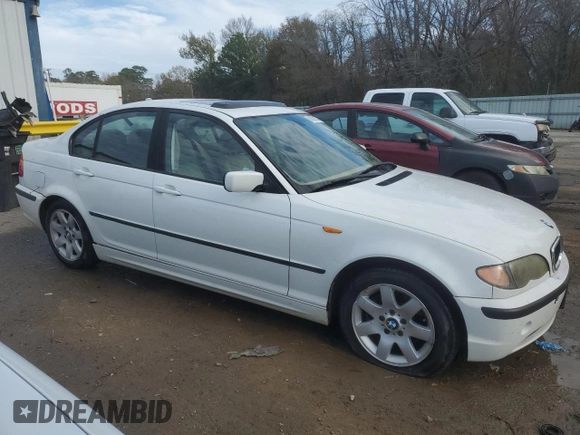 2004 BMW 3 Series 325i with VIN WBAET37454NJ81111, listed as a Copart auction lot 86081874 with 245,429 mi miles and Salvage Title. Bid and sale history available at carsss.com. Image 4.