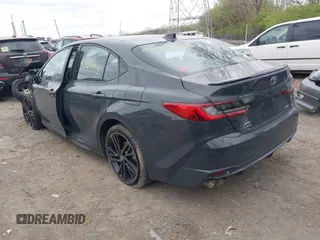 2025 Toyota Camry LE z VIN 4T1DBADK6SU509451, wystawiony jako IAAI lot #42040733 z przebiegiem 22 091 mil mil oraz . Historia ofert i sprzedaży dostępna na DreamBid. Obrazek 3.