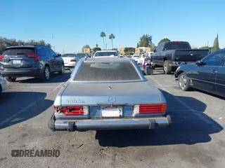1985 Mercedes-Benz 380 z VIN WDBBA45C6FA020254, wystawiony jako IAAI lot #41254573 z przebiegiem 74 344 mil mil oraz . Historia ofert i sprzedaży dostępna na DreamBid. Obrazek 16.