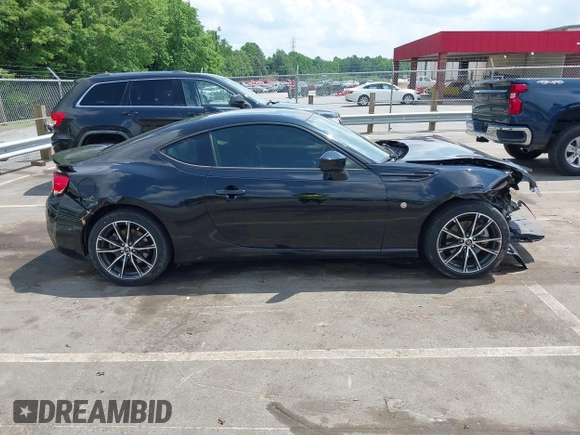 2017 Toyota 86 z VIN JF1ZNAA18H9701713, wystawiony jako IAAI lot #42285272 z przebiegiem 34 829 mil mil oraz . Historia ofert i sprzedaży dostępna na DreamBid. Obrazek 13.