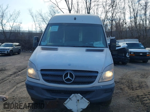 2011 Mercedes-Benz Sprinter Cargo with VIN WD3PE8CB7B5577541, listed as a IAAI auction lot 41883588 with 305,270 mi miles. Bid and sale history available at carsss.com. Image 12.