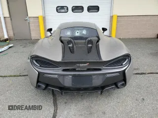 2017 McLaren 570S z VIN SBM13DAA7HW003763, wystawiony jako Copart lot #57582895 z przebiegiem 43 165 mil mil oraz Szkody całkowita. Historia ofert i sprzedaży dostępna na DreamBid. Obrazek 6.