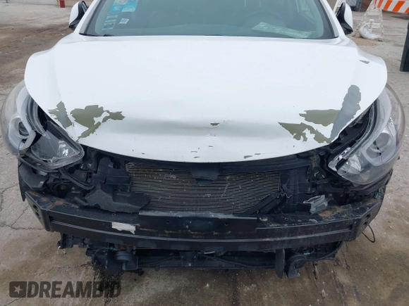 2015 Hyundai Elantra SE z VIN 5NPDH4AEXFH601861, wystawiony jako IAAI lot #41965695 z przebiegiem 100 639 mil mil oraz . Historia ofert i sprzedaży dostępna na DreamBid. Obrazek 6.