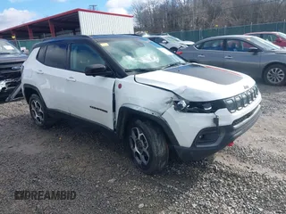 2022 Jeep Compass Trailhawk with VIN 3C4NJDDB7NT226018, listed as a IAAI auction lot 40929794 with 25,702 mi miles and . Bid and sale history available at DreamBid. Image 1.