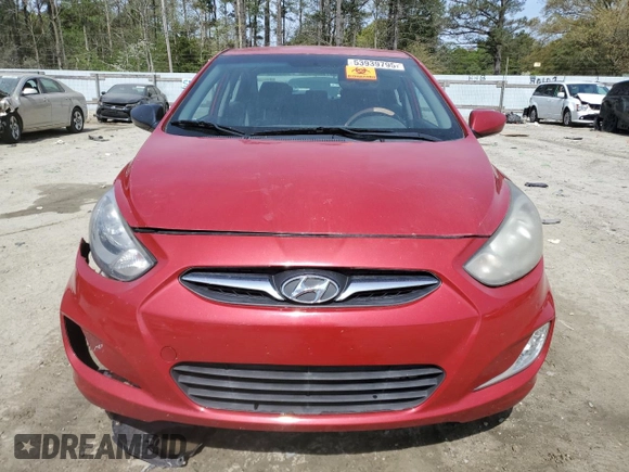 2013 Hyundai Accent GLS z VIN KMHCU4AE2DU461620, wystawiony jako Copart lot #53939795 z przebiegiem 206 137 mil mil oraz Szkoda całkowita • Salvage title. Historia ofert i sprzedaży dostępna na DreamBid. Obrazek 5.