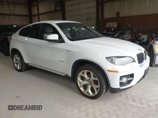 2011 BMW X6 35i z VIN 5UXFG2C56BLX06074, wystawiony jako IAAI lot #42378784 z przebiegiem 176 184 mil mil oraz . Historia ofert i sprzedaży dostępna na DreamBid. Obrazek 1.
