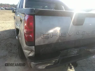 2004 Chevrolet Avalanche Z66 with VIN 3GNEC12T64G180538, listed as a IAAI auction lot 41134956 with 344,088 mi miles and . Bid and sale history available at DreamBid. Image 12.