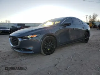 2022 Mazda 3 Carbon Edition z VIN 3MZBPACL0NM300509, wystawiony jako Copart lot #82294524 z przebiegiem 43 367 mil mil oraz Szkoda całkowita • Salvage title. Historia ofert i sprzedaży dostępna na DreamBid. Obrazek 1.