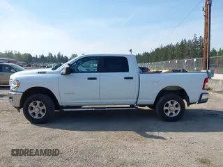 2024 Ram 2500 Big Horn with VIN 3C6UR5DJ3RG275904, listed as a IAAI auction lot 42121704 with 27,745 mi miles. Bid and sale history available at carsss.com. Image 14.