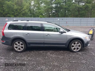 2010 Volvo XC70 3.0T with VIN YV4992BZ1A1089929, listed as a IAAI auction lot 42447202 with 156,077 mi miles and . Bid and sale history available at DreamBid. Image 13.