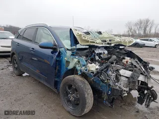 2018 Kia Niro LX with VIN KNDCB3LC3J5153295, listed as a IAAI auction lot 42001319 with 1 mi miles. Bid and sale history available at carsss.com. Image 1.