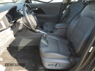 2017 Kia Niro Touring Launch Edition with VIN KNDCC3LC2H5101597, listed as a Copart auction lot 43208055 with 79,930 mi miles and Salvage Title. Bid and sale history available at carsss.com. Image 7.