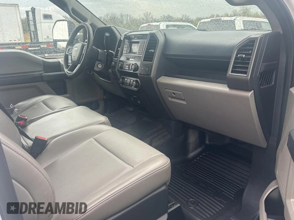 2022 Ford F-350 XL with VIN 1FD8W3HT9NED09912, listed as a Copart auction lot 54900335 with 149,507 mi miles and Clean Title. Bid and sale history available at DreamBid. Image 5.