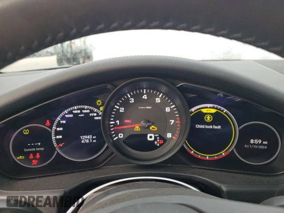 2022 Porsche Panamera z VIN WP0AJ2A79NL102055, wystawiony jako Copart lot #82739553 z przebiegiem 12 943 mil mil oraz . Historia ofert i sprzedaży dostępna na DreamBid. Obrazek 9.
