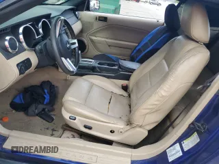 2005 Ford Mustang Deluxe z VIN 1ZVFT84N655223849, wystawiony jako Copart lot #57461835 z przebiegiem Nie podano mil oraz Szkoda całkowita • Salvage title. Historia ofert i sprzedaży dostępna na DreamBid. Obrazek 7.