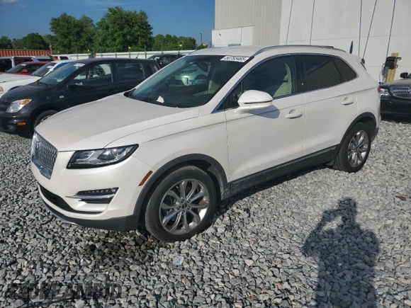 2019 Lincoln MKC Select with VIN 5LMCJ2C99KUL18946, listed as a Copart auction lot 50783465 with 82,882 mi miles and Salvage Title. Bid and sale history available at carsss.com. Image 1.