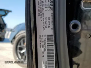 2015 Dodge Challenger SXT Plus z VIN 2C3CDZBG2FH723521, wystawiony jako Copart lot #52642195 z przebiegiem 145 834 mil mil oraz Szkoda całkowita • Salvage title. Historia ofert i sprzedaży dostępna na DreamBid. Obrazek 13.