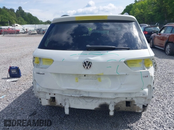 2018 Volkswagen Tiguan S с VIN 3VV1B7AX6JM052719, выставлен на аукционе IAAI как лот 42376937 с пробегом 91 429 миль миль и . История ставок и продаж доступна на DreamBid. Изображение 17.