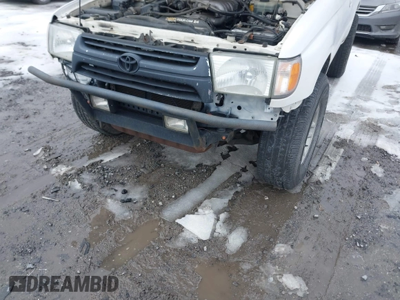 2002 Toyota 4Runner SR5 z VIN JT3GN86R620228645, wystawiony jako IAAI lot #41427161 z przebiegiem Nie podano mil oraz . Historia ofert i sprzedaży dostępna na DreamBid. Obrazek 6.