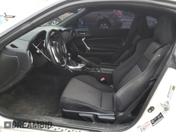 2017 Toyota 86 z VIN JF1ZNAA19H8706666, wystawiony jako Copart lot #45739535 z przebiegiem 60 824 mil mil oraz Szkoda całkowita • Salvage title. Historia ofert i sprzedaży dostępna na DreamBid. Obrazek 7.