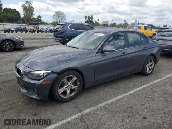 2013 BMW 3 Series 328i z VIN WBA3C1C54DF441678, wystawiony jako Copart lot #56226705 z przebiegiem 96 829 mil mil oraz Szkody całkowita. Historia ofert i sprzedaży dostępna na DreamBid. Obrazek 1.