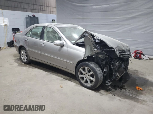 2007 Mercedes-Benz C 280 Luxury z VIN WDBRF92H77F921540, wystawiony jako Copart lot #54567995 z przebiegiem 71 075 mil mil oraz Szkoda całkowita • Salvage title. Historia ofert i sprzedaży dostępna na DreamBid. Obrazek 4.