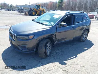 2019 Jeep Cherokee Altitude z VIN 1C4PJMLX5KD456471, wystawiony jako IAAI lot #41930854 z przebiegiem 58 083 mil mil oraz . Historia ofert i sprzedaży dostępna na DreamBid. Obrazek 20.