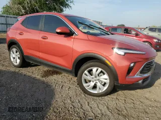 2024 Buick Encore GX Preferred z VIN KL4AMCSL5RB182209, wystawiony jako Copart lot #51734815 z przebiegiem Nie podano mil oraz Szkoda całkowita • Salvage title. Historia ofert i sprzedaży dostępna na DreamBid. Obrazek 4.