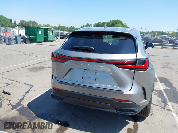 2025 Lexus NX 250 Premium z VIN 2T2GDCAZ1SC020537, wystawiony jako IAAI lot #42140775 z przebiegiem 2 349 mil mil oraz . Historia ofert i sprzedaży dostępna na DreamBid. Obrazek 17.