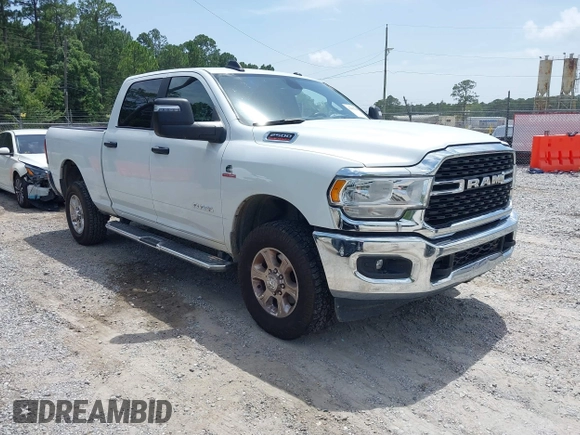 2024 Ram 2500 Big Horn z VIN 3C6UR5DL4RG154221, wystawiony jako IAAI lot #42462540 z przebiegiem 36 235 mil mil oraz . Historia ofert i sprzedaży dostępna na DreamBid. Obrazek 1.