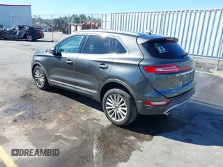 2019 Lincoln MKC Standard with VIN 5LMCJ1D92KUL08929, listed as a IAAI auction lot 41766946 with 90,171 mi miles. Bid and sale history available at carsss.com. Image 3.