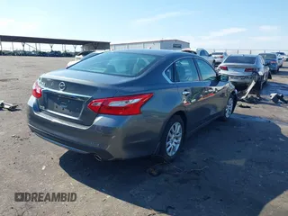2017 Nissan Altima SV with VIN 1N4AL3AP5HC254232, listed as a IAAI auction lot 40189629 with 46,239 mi miles and . Bid and sale history available at carsss.com. Image 4.