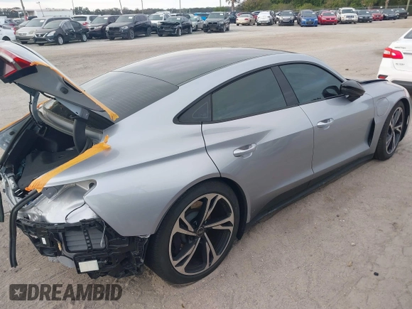 2022 Audi e-tron GT Prestige z VIN WAUEJBFW7N7001491, wystawiony jako IAAI lot #41356266 z przebiegiem 42 738 mil mil oraz . Historia ofert i sprzedaży dostępna na DreamBid. Obrazek 4.