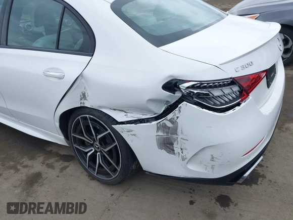 2023 Mercedes-Benz C 300 z VIN W1KAF4GB3PR121215, wystawiony jako IAAI lot #42068171 z przebiegiem 15 082 mil mil oraz . Historia ofert i sprzedaży dostępna na DreamBid. Obrazek 6.