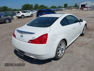 2014 Infiniti Q60 Journey with VIN JN1CV6EK7EM111241, listed as a IAAI auction lot 42653792 with 196,431 mi miles and . Bid and sale history available at DreamBid. Image 4.
