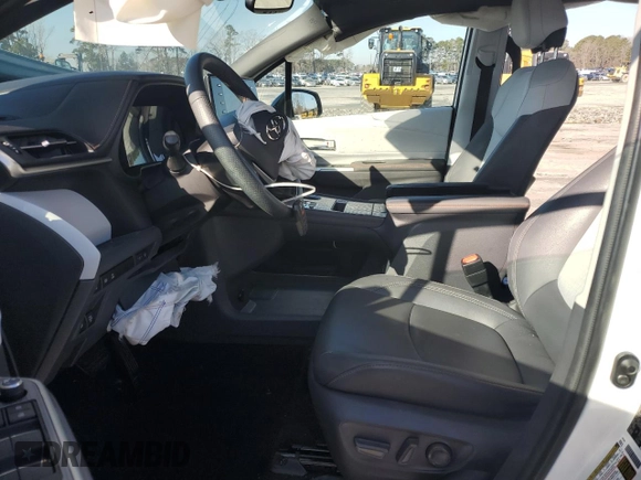 2021 Toyota Sienna XSE with VIN 5TDDRKEC8MS053408, listed as a Copart auction lot 43461845 with Not Provided miles and Salvage Title. Bid and sale history available at DreamBid. Image 7.