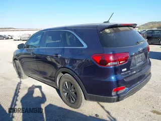 2020 Kia Sorento LX with VIN 5XYPG4A34LG631388, listed as a IAAI auction lot 40513563 with 112,565 mi miles. Bid and sale history available at carsss.com. Image 3.