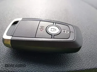 2018 Ford Explorer XLT с VIN 1FM5K7D83JGC26840, выставлен на аукционе IAAI как лот 42248170 с пробегом 128 599 миль миль и . История ставок и продаж доступна на DreamBid. Изображение 11.