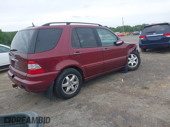 2002 Mercedes-Benz M 320/430/500 z VIN 4JGAB75E92A311981, wystawiony jako IAAI lot #42357172 z przebiegiem 171 737 mil mil oraz . Historia ofert i sprzedaży dostępna na DreamBid. Obrazek 4.