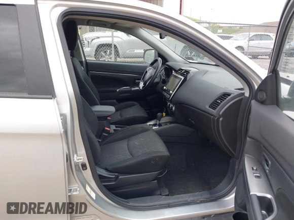 2021 Mitsubishi Outlander ES z VIN JA4ARUAU1MU031303, wystawiony jako IAAI lot #42099300 z przebiegiem 43 391 mil mil oraz . Historia ofert i sprzedaży dostępna na DreamBid. Obrazek 5.
