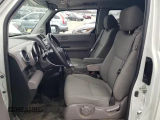 2011 Honda Element EX with VIN 5J6YH2H77BL003367, listed as a Copart auction lot 52401305 with 215,346 mi miles and Clean Title. Bid and sale history available at DreamBid. Image 7.