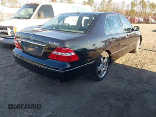 2005 Lexus LS 430 z VIN JTHBN36FX55025178, wystawiony jako IAAI lot #41471386 z przebiegiem 225 094 mil mil oraz . Historia ofert i sprzedaży dostępna na DreamBid. Obrazek 4.