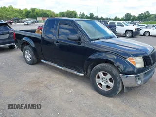 2007 Nissan Frontier SE z VIN 1N6AD06U57C432642, wystawiony jako IAAI lot #42289170 z przebiegiem 268 443 mil mil oraz . Historia ofert i sprzedaży dostępna na DreamBid. Obrazek 1.
