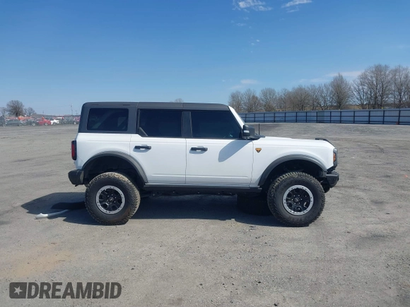 2024 Ford Bronco Badlands с VIN 1FMEE9BP3RLA42126, выставлен на аукционе IAAI как лот 41617420 с пробегом 7 662 миль миль и . История ставок и продаж доступна на DreamBid. Изображение 13.