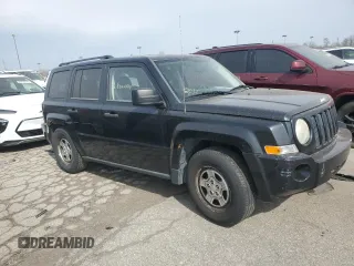2008 Jeep Patriot Sport with VIN 1J8FT28W88D772426, listed as a Copart auction lot 53170685 with 220,130 mi miles and Clean Title. Bid and sale history available at carsss.com. Image 4.