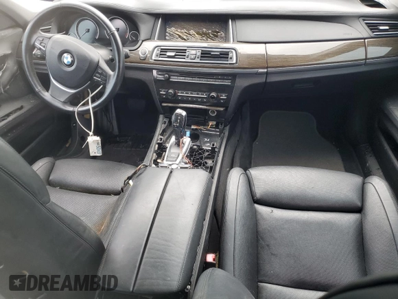 2013 BMW 7 Series 750i xDrive z VIN WBAYB6C53DC997908, wystawiony jako Copart lot #74759314 z przebiegiem Nie podano mil oraz Szkoda całkowita • Salvage title. Historia ofert i sprzedaży dostępna na DreamBid. Obrazek 8.
