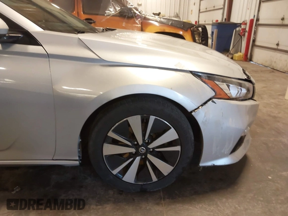 2019 Nissan Altima 2.5 SL with VIN 1N4BL4EV9KC199746, listed as a IAAI auction lot 41791017 with 86,064 mi miles. Bid and sale history available at carsss.com. Image 18.