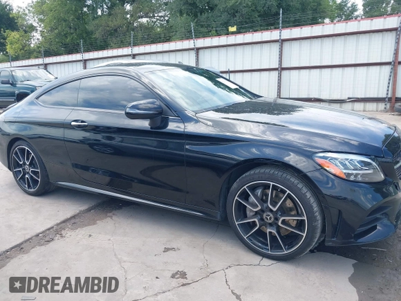 2019 Mercedes-Benz C 300 с VIN WDDWJ8DBXKF827124, выставлен на аукционе IAAI как лот 42391477 с пробегом 72 546 миль миль и . История ставок и продаж доступна на DreamBid. Изображение 14.